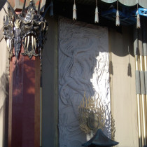 GRAUMAN CHINESE set - Close view of masks and dragon