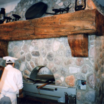 LA FORGE Restaurant Mont-Tremblant 1998 - Production, installation and painting of false stones and false wood beam in plaster