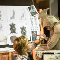 THRONE - Work in progress / sculpteur for this detail: Tino Petronzio and Lucie Fournier. Every element is here first sculpted out of clay, molded, casted in resin or plastic and assembled. Were also working on throne: Denis Desjardins, Gilles St-Amand et Claude Massicotte