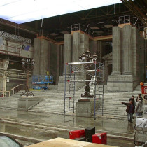 EXTERIOR MANHATAN set - all sculpted, molded and produced in plaster from the columns, to the varied ornementations as well as the stairs